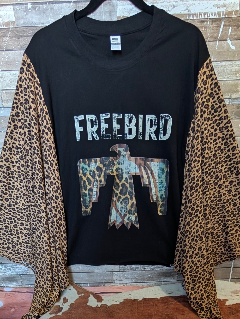 New Handcrafted Free Bird Graphic W Leopard Print Bat Winged Sleeves - Picture 5 of 11
